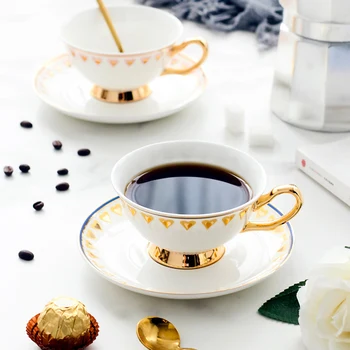 Кофейная чашка, креативный Персонализированный набор кофейных чашек и тарелок из костяного фарфора, Европейская Маленькая Роскошная бытовая чайная чашка с цветочным рисунком и Spo